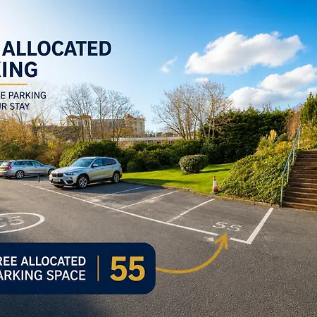 The Beach Life Retreat - Free Allocated Parking - Gym - Pool Table - Brought To You By Coastline Retreats-2
